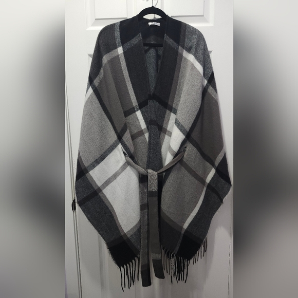 NWOT Ricki's Plaid belted Poncho style Ruana One Size fits all OS - Picture 5 of 6